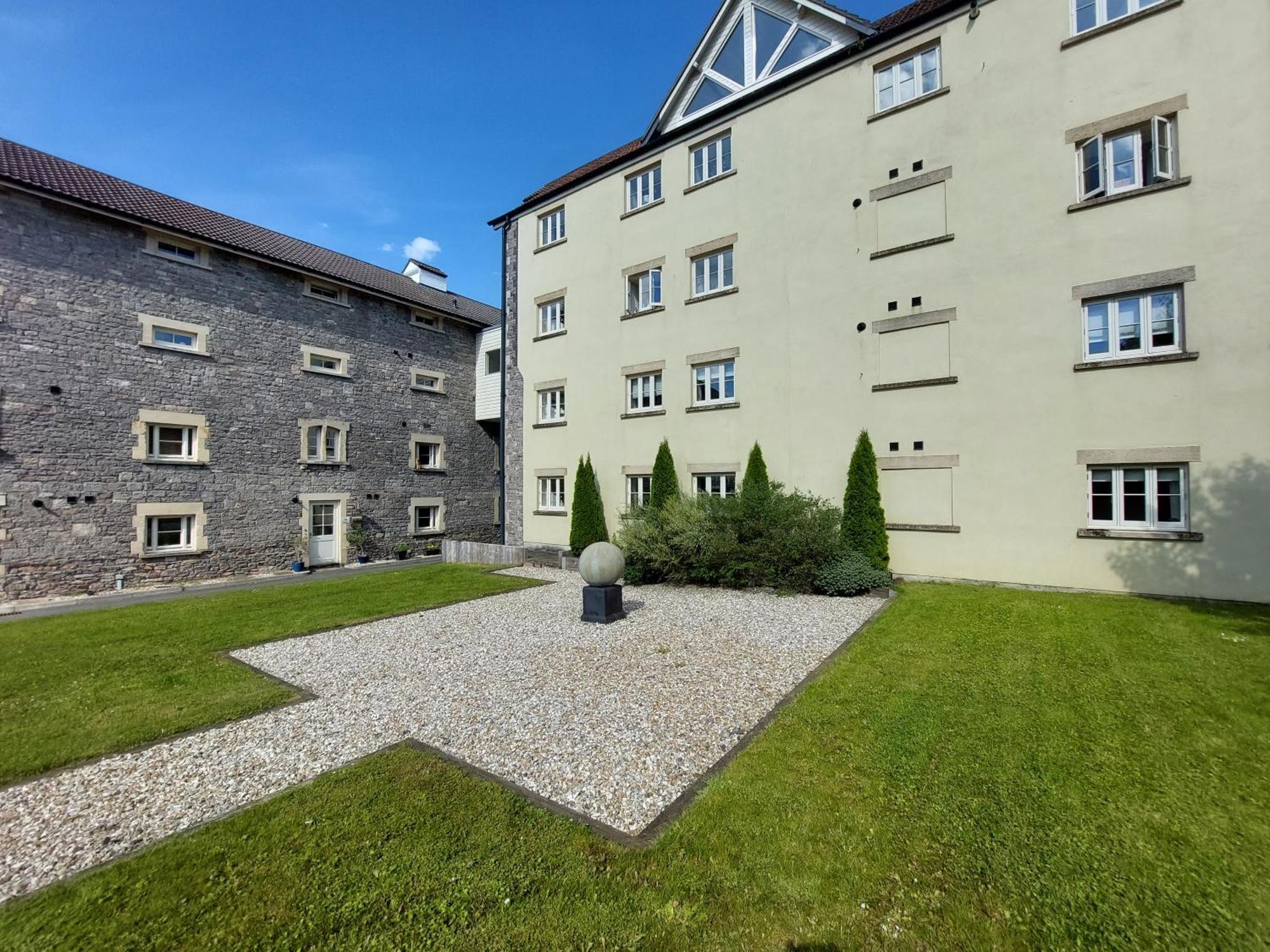Old Brewery Home With Pool And Gym Access Oakhill Buitenkant foto