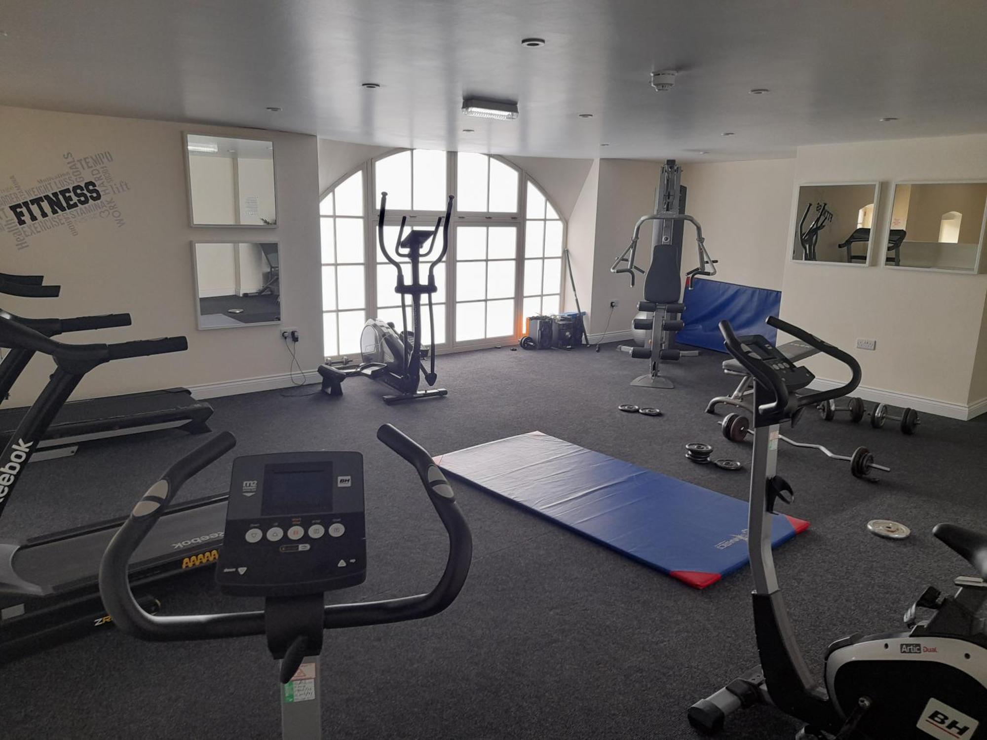 Old Brewery Home With Pool And Gym Access Oakhill Buitenkant foto
